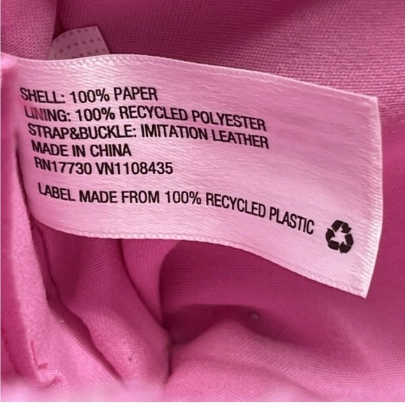 a new day Pink rattan clutch with resin chain strap and snap closure
Like new - Picture 4 of 4